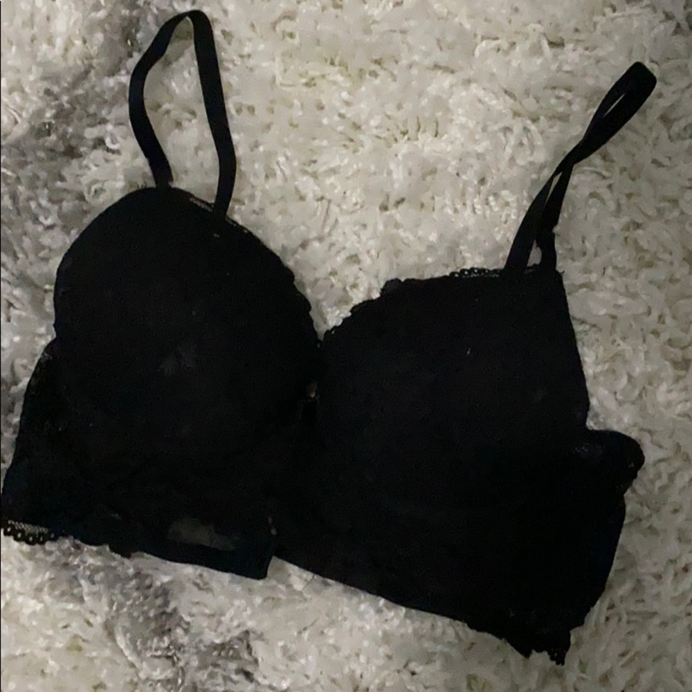 H&M black lacy bra (34B)